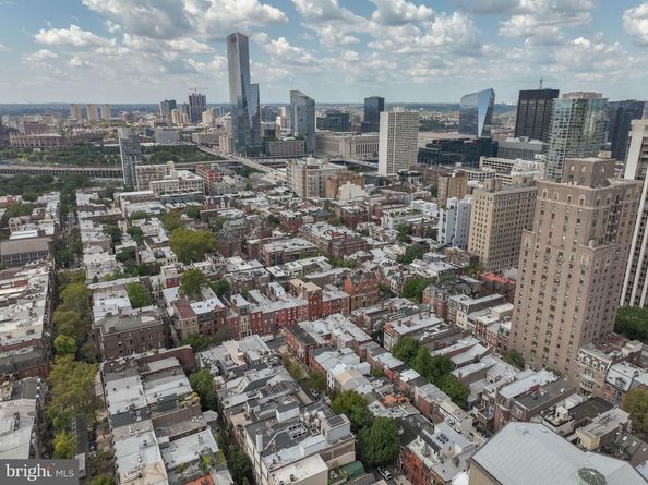 2019 Rittenhouse Square, Philadelphia PA 19103