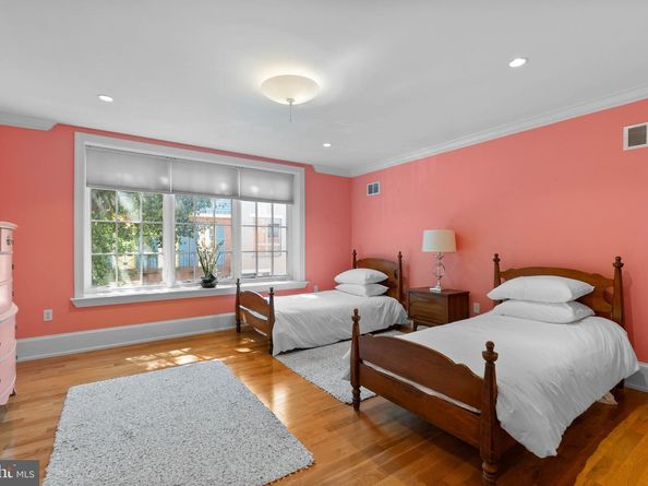 2019 Rittenhouse Square, Philadelphia PA 19103