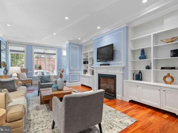 2019 Rittenhouse Square, Philadelphia PA 19103