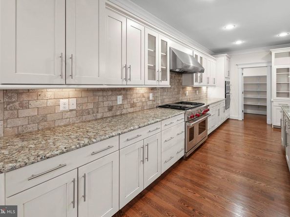 217 Pleasant Street SW, Vienna VA 22180