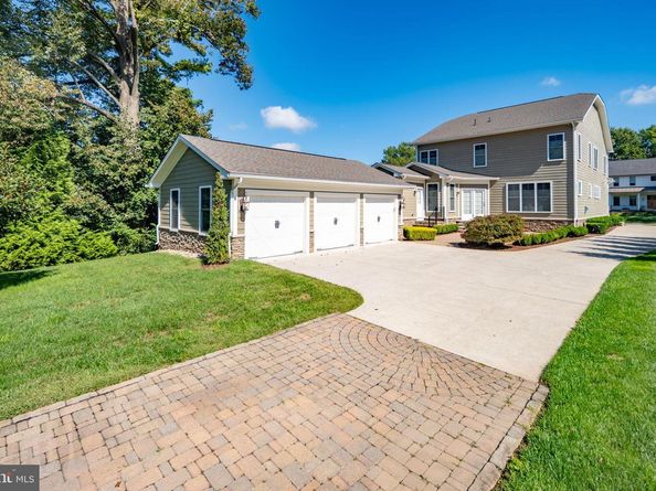 217 Pleasant Street SW, Vienna VA 22180
