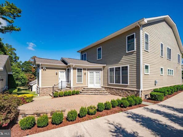 217 Pleasant Street SW, Vienna VA 22180
