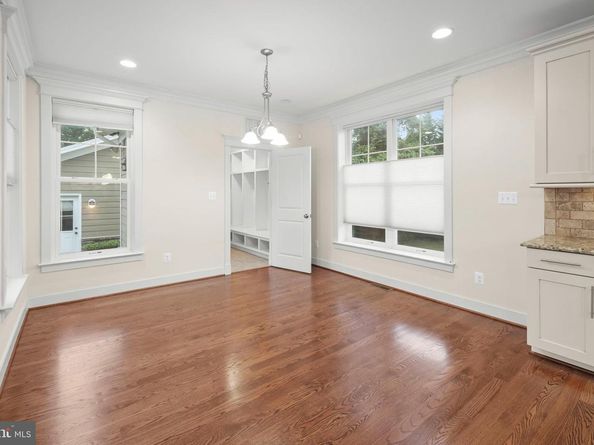 217 Pleasant Street SW, Vienna VA 22180