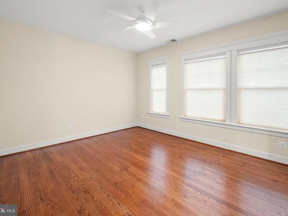 217 Pleasant Street SW, Vienna VA 22180