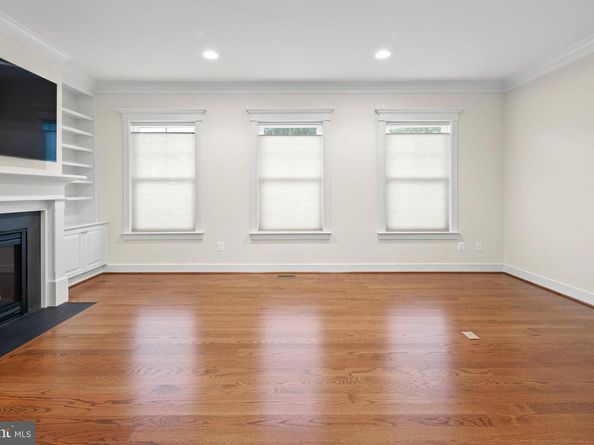 217 Pleasant Street SW, Vienna VA 22180