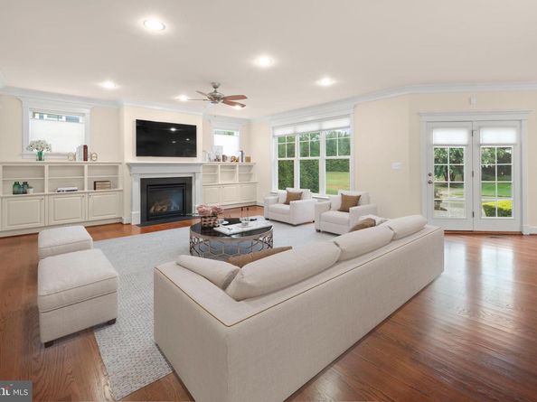 217 Pleasant Street SW, Vienna VA 22180