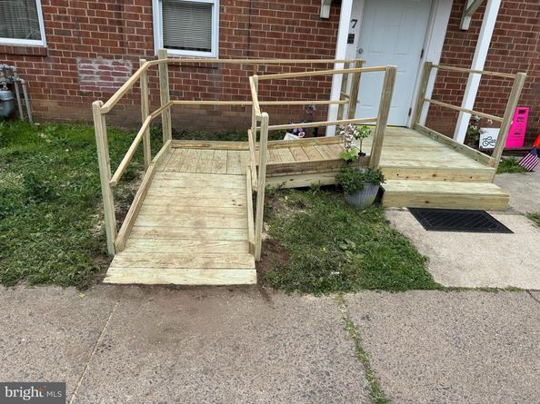 7 Brighton Village Drive, Broomall PA 19008