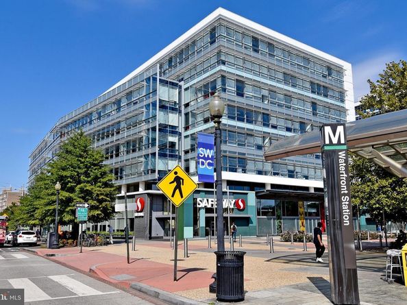 700 7TH Street SW 608, Washington DC 20024