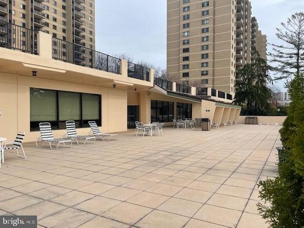 205 Yoakum Parkway 626, Alexandria VA 22304