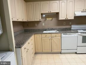 205 Yoakum Parkway 626, Alexandria VA 22304