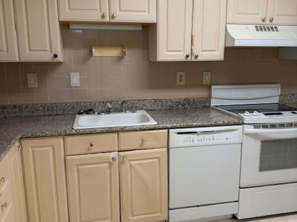 205 Yoakum Parkway 626, Alexandria VA 22304
