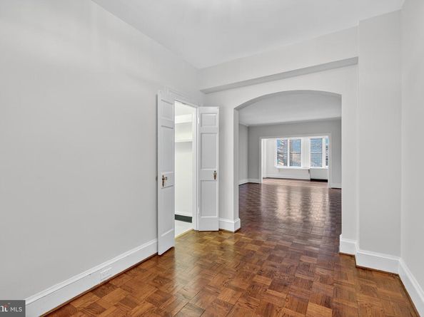 4000 Cathedral Avenue NW 208B, Washington DC 20016