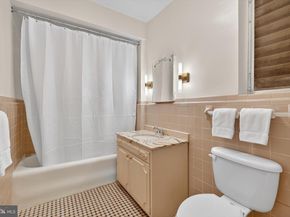 4000 Cathedral Avenue NW 208B, Washington DC 20016