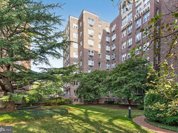 4000 Cathedral Avenue NW 208B, Washington DC 20016