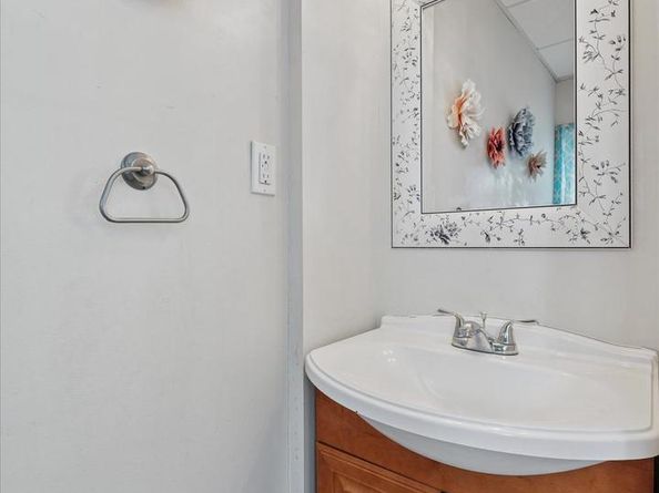 623 Hermitage Street, Philadelphia PA 19128