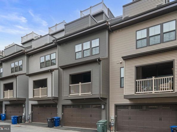 818 S Greenbrier Street, Arlington VA 22204