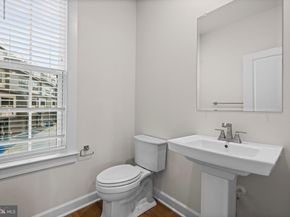 818 S Greenbrier Street, Arlington VA 22204