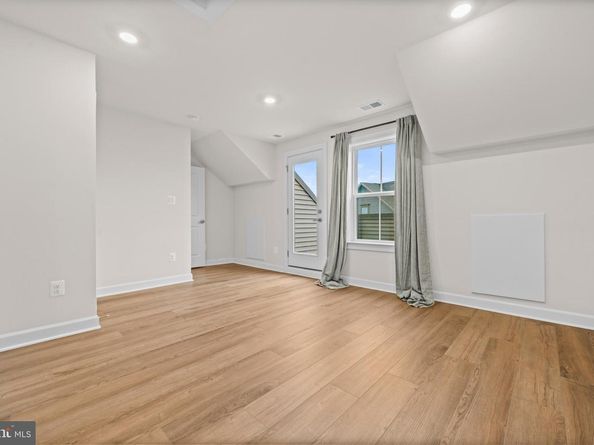 818 S Greenbrier Street, Arlington VA 22204