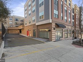 989 S Buchanan Street 312, Arlington VA 22204