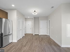 989 S Buchanan Street 312, Arlington VA 22204