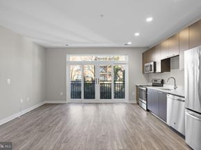 989 S Buchanan Street 312, Arlington VA 22204
