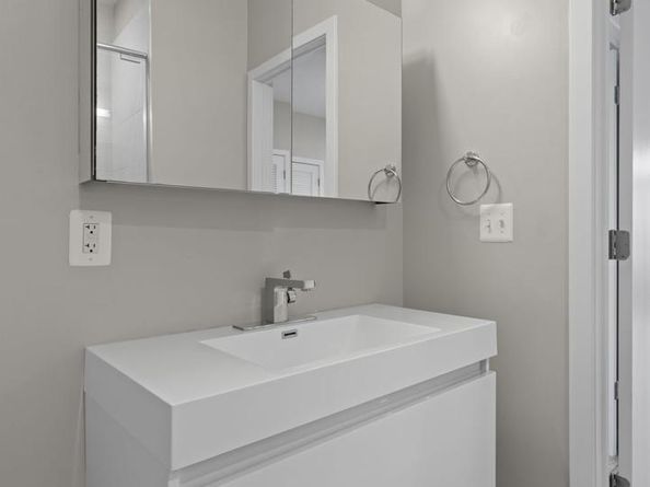 989 S Buchanan Street 312, Arlington VA 22204