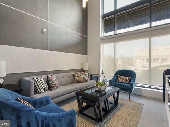 989 S Buchanan Street 312, Arlington VA 22204