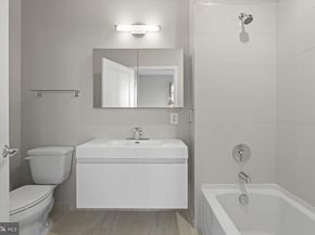 989 S Buchanan Street 312, Arlington VA 22204