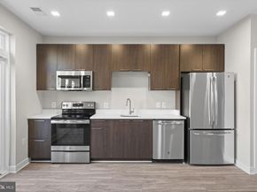 989 S Buchanan Street 312, Arlington VA 22204
