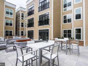 989 S Buchanan Street 312, Arlington VA 22204