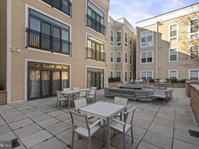 989 S Buchanan Street 312, Arlington VA 22204
