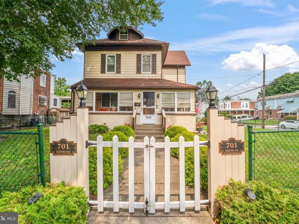 701 Andrews, Collingdale PA 19023