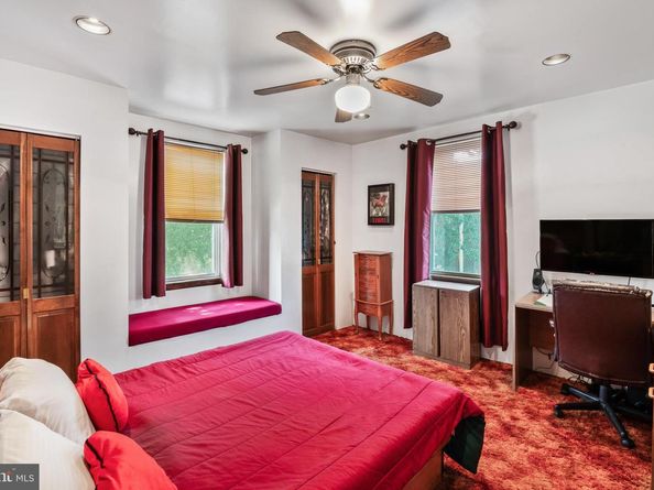 701 Andrews, Collingdale PA 19023