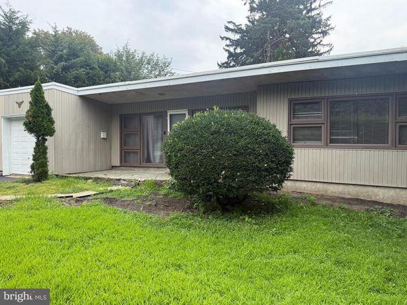 499 Summit Avenue, Philadelphia PA 19128