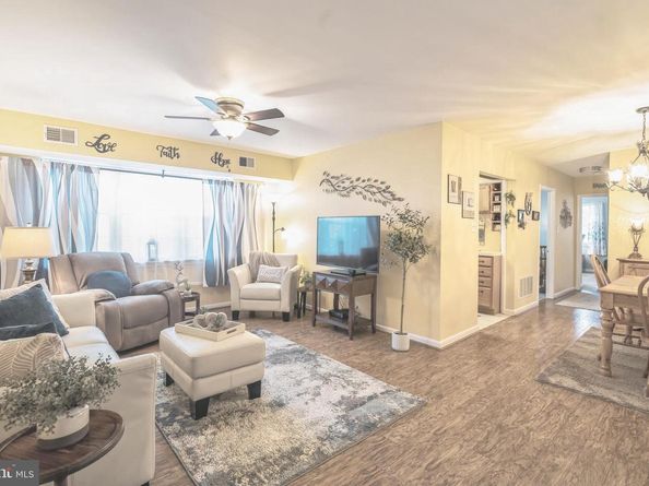 816 South Avenue K1, Secane PA 19018