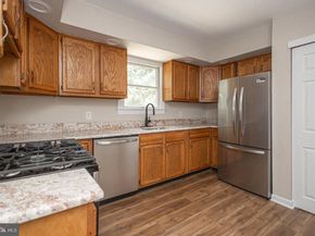 26 Bowling Green Avenue 3, Morrisville PA 19067