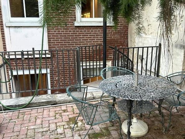 318 Bainbridge Street, Philadelphia PA 19147