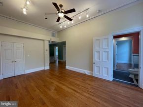 318 Bainbridge Street, Philadelphia PA 19147