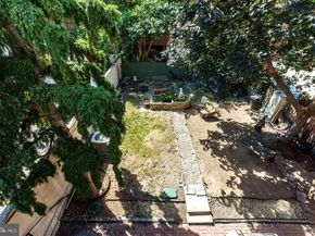 318 Bainbridge Street, Philadelphia PA 19147