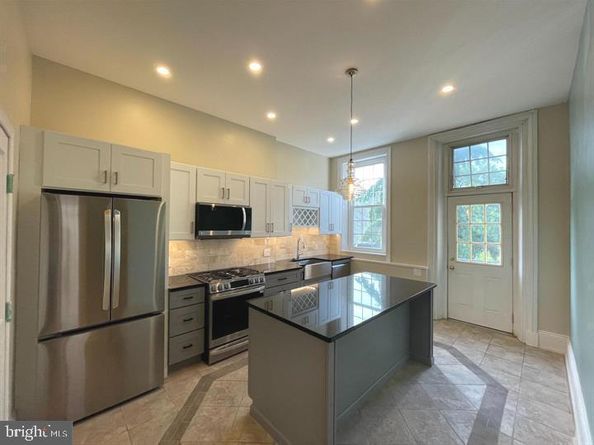 318 Bainbridge Street, Philadelphia PA 19147