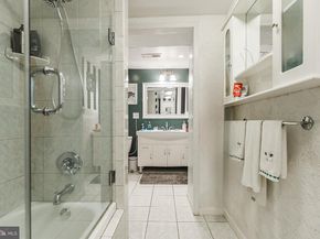 318 Bainbridge Street, Philadelphia PA 19147