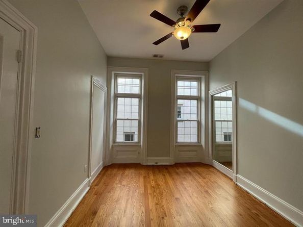 318 Bainbridge Street, Philadelphia PA 19147
