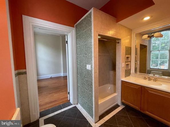 318 Bainbridge Street, Philadelphia PA 19147