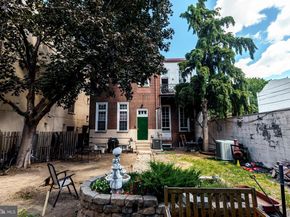 318 Bainbridge Street, Philadelphia PA 19147