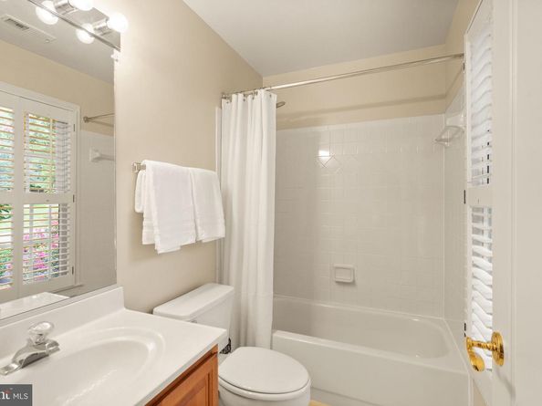 1108 Arboroak Place, Herndon VA 20170