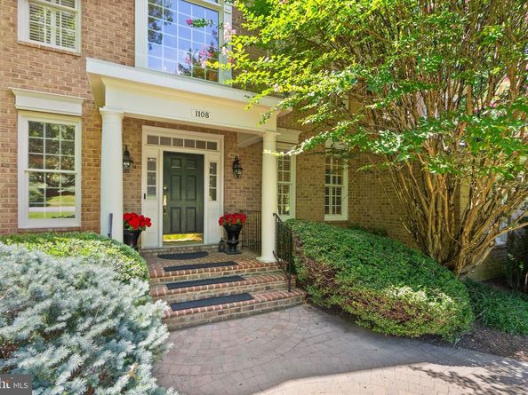 1108 Arboroak Place, Herndon VA 20170