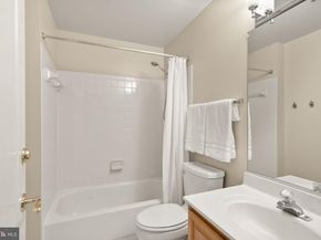 1108 Arboroak Place, Herndon VA 20170