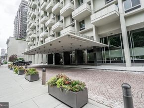 604 S Washington Square 2411, Philadelphia PA 19106