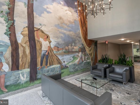 604 S Washington Square 2411, Philadelphia PA 19106