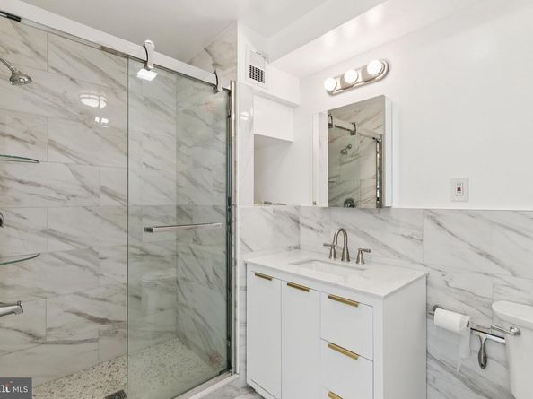 1006 S Front Street, Philadelphia PA 19147
